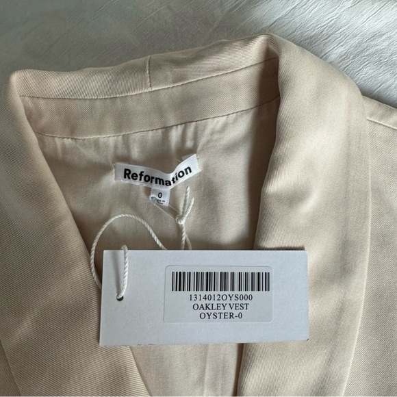 Reformation | Oakley Vest - Picture 2 of 3